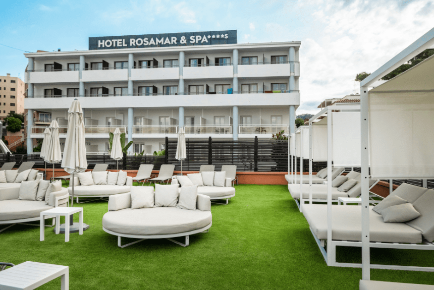 Modernes Familienhotel in Strandnähe