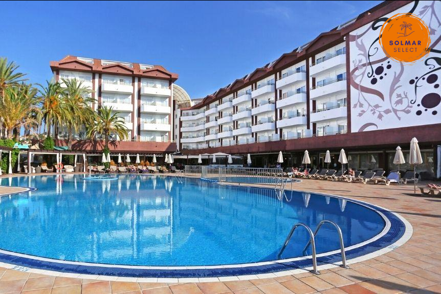 Genießen Sie einen angenehmen Aufenthalt im Hotel Florida Park, das an der Strandpromenade von Santa Susanna liegt, nur 100 Meter vom Strand entfernt. Entdecken Sie das umfangreiche Unterhaltungsprogramm, um Ihren Aufenthalt noch angenehmer zu gestalten.