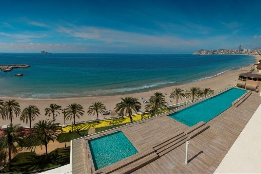 Porto_Poniente_H10_Benidorm_Zwembad_buiten